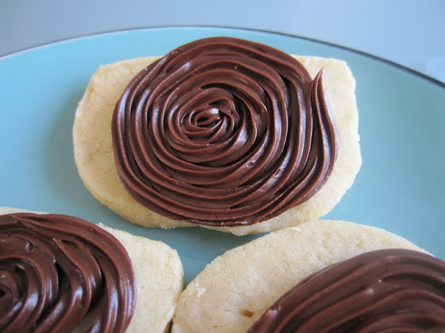 vanilla shortbread peanut butter chocolate frosting