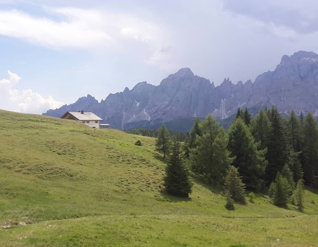 Rifugio Alpe Nemes Hutte