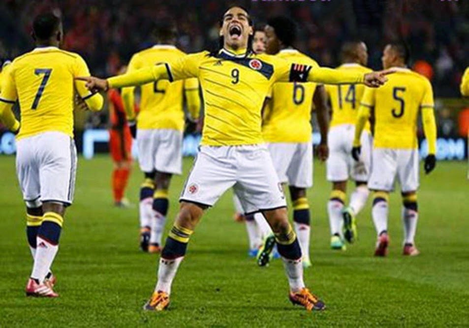 los fans de fútbol: Nueva camisetas de futbol del Colombia 2014 2015