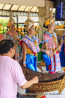 Dancers, Erawan Shrine, Bangkok, Thailand