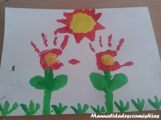 Manualidades con mis hijas: Retofacilisimo: Flores con huellas de ...