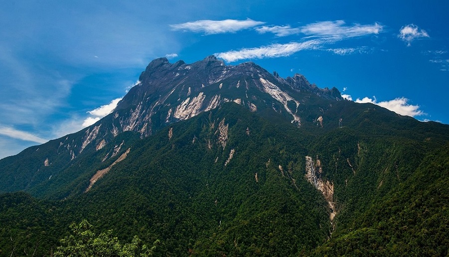 Gunung tertinggi di malaysia