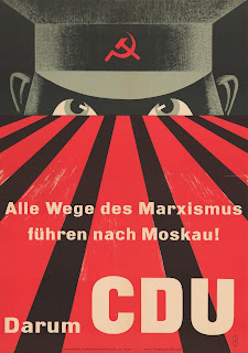 Bir Hıristiyan Demokrat Birliği (CDU) afişi: "Marksizmin tüm yolları Moskova'ya çıkar! Bu yüzde CDU", 1953