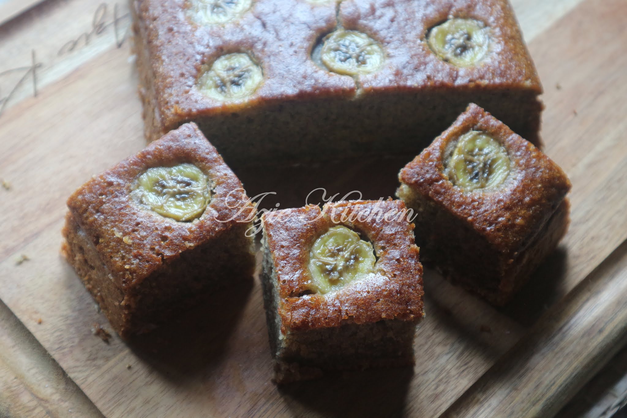 Kek Pisang Lembab dan Gebu - Azie Kitchen
