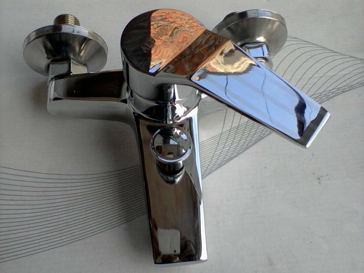 INA JAYA CLOSET: kran bath tub