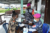 Serbuan Vaksinasi Korps Marinir TNI AL Jangkau Tiga Distrik di Kabupaten Sorong