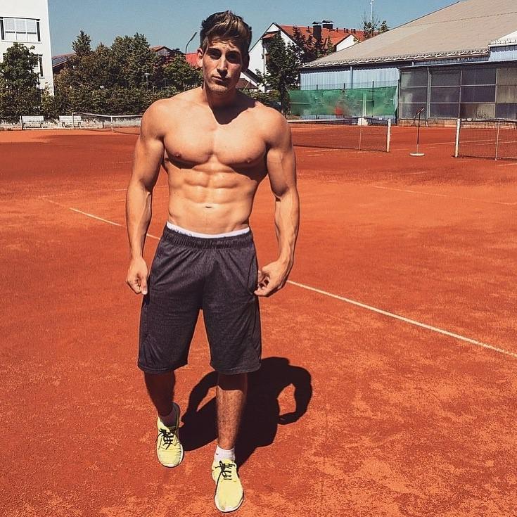 fit-beefy-sixpack-abs-pecs-male-tennis-player-hunk