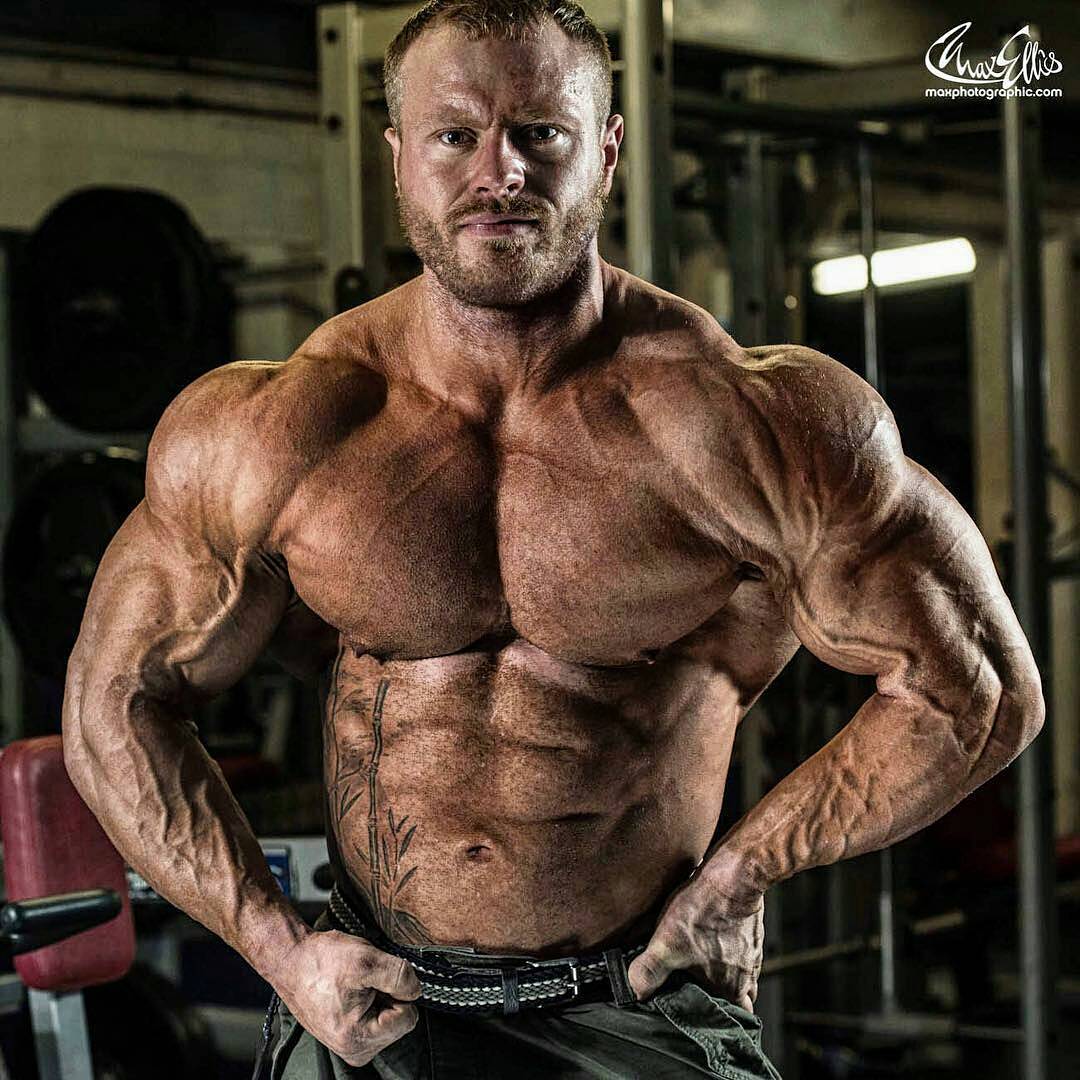 Muscle Lover British muscle beast IFBB Pro James Hollingshead