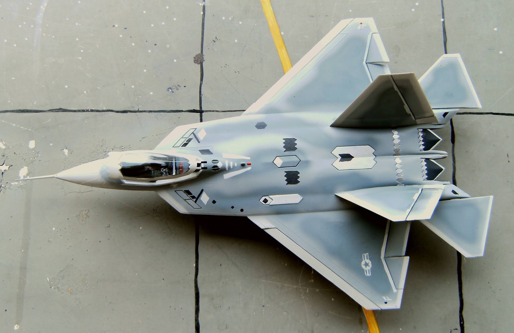 Happyscale-Modellbau: Lockheed Martin F-22 Raptor - Revell 1/72