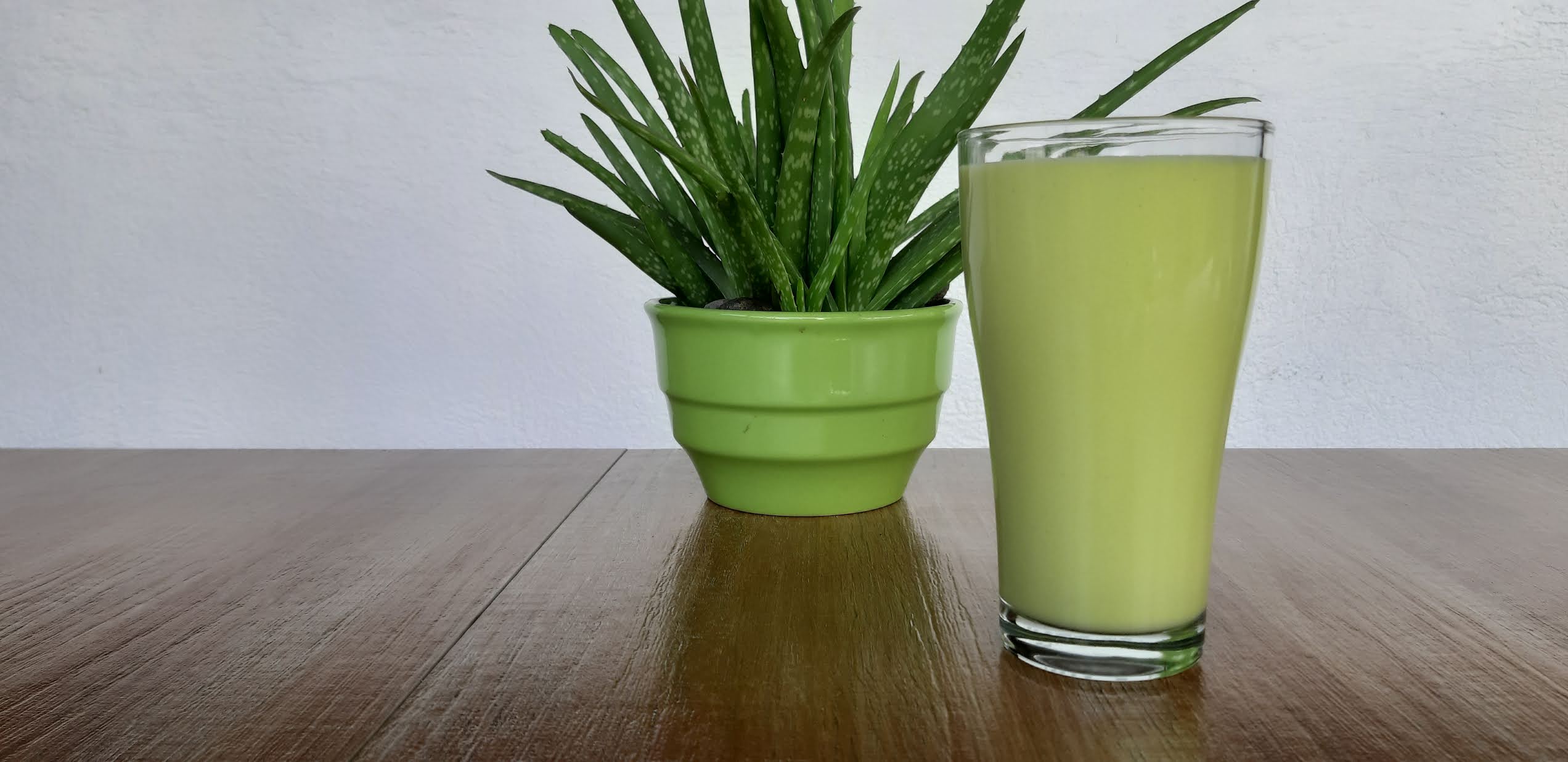 How To Make Creamy Aloe Vera Avocado Smoothie