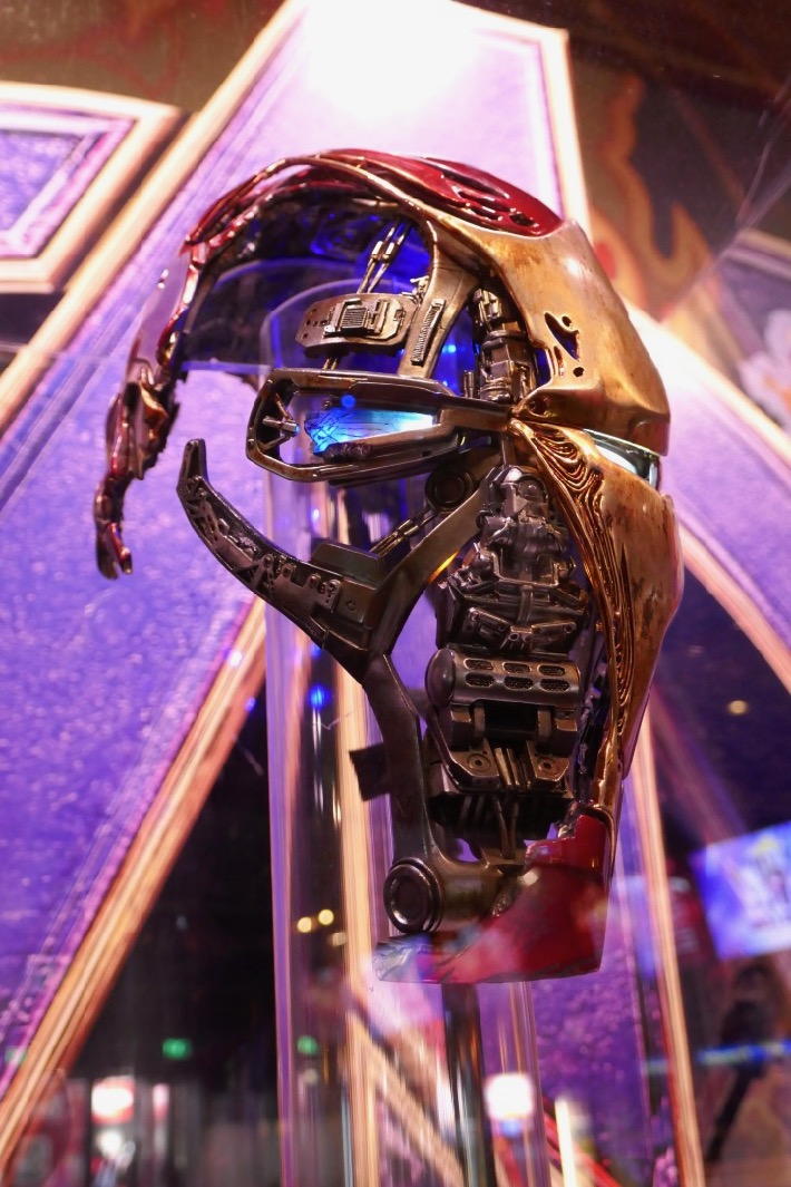 Hollywood Movie Costumes and Props Screenused Marvel Cinematic