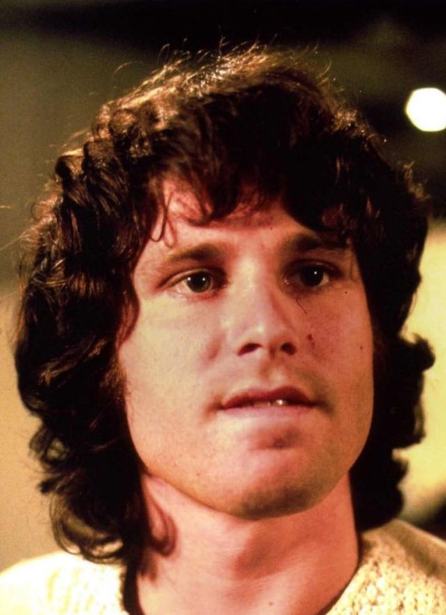 20 Amazing Color Portrait Photos of Jim Morrison From the Late 1960s