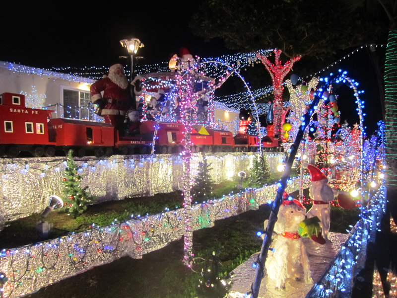 Cakes And Ale Christmas Lights in Glen Cove, Vallejo, CA