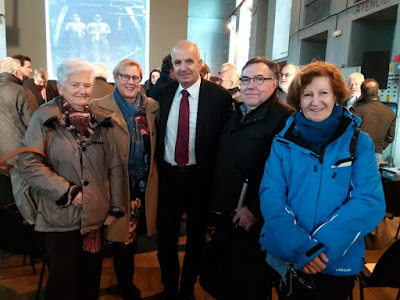 Filatelistas en la presentación del sello de El Minero en el Pozo Sotón