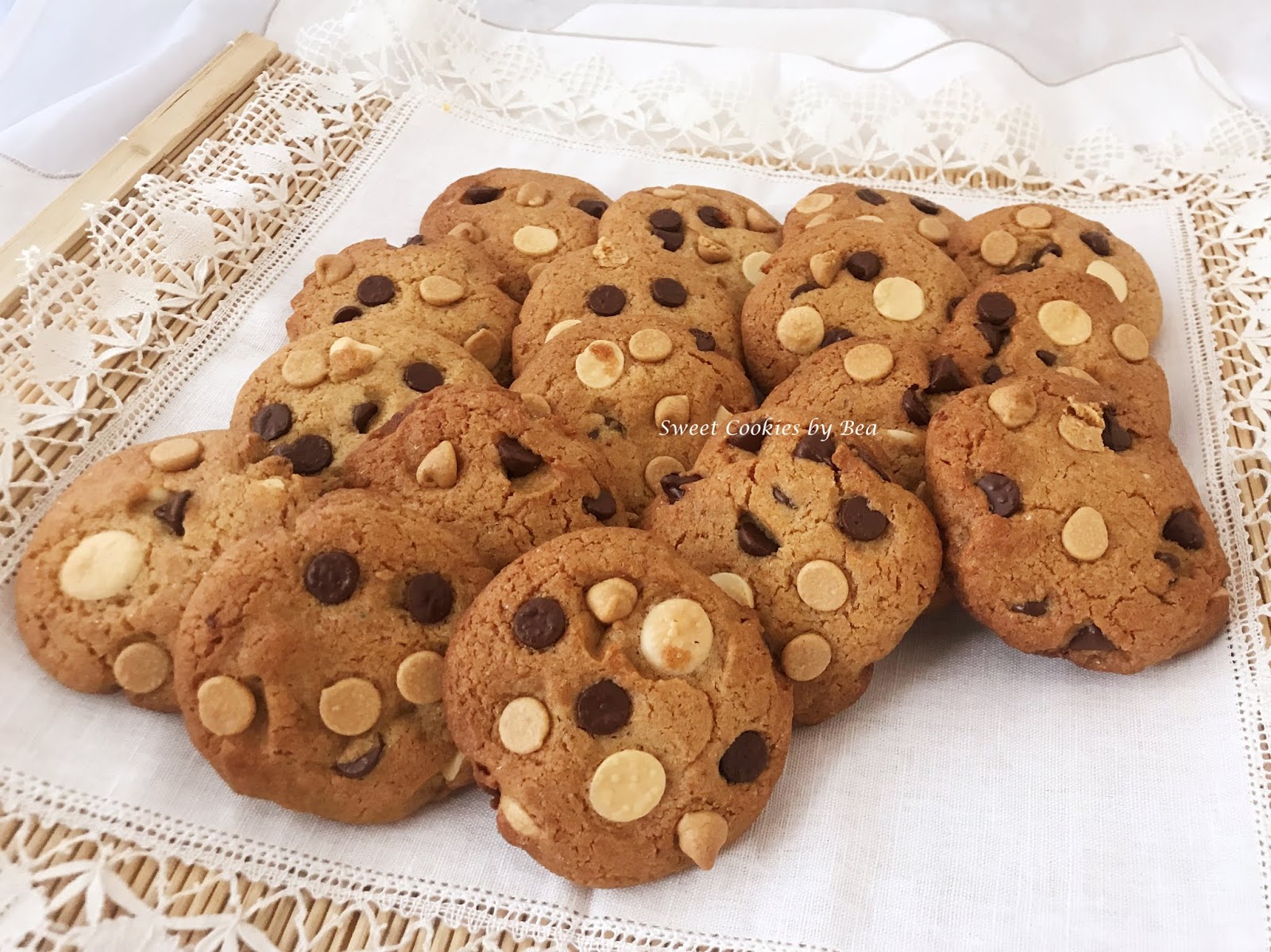 Sweet Cookies by Bea Cookies de harina de garbanzo con chips de chocolate triple singluten