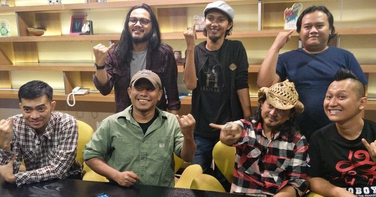 Kunci Gitar Puisi / Kunci Gitar Puisi Dian Sastro Tentang