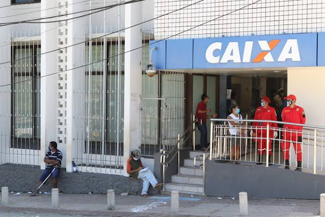 Oportunidade; Caixa anuncia contratação de 10 mil colaboradores Caixa anuncia hoje a abertura de 10 mil vagas para contratações pelo Brasil