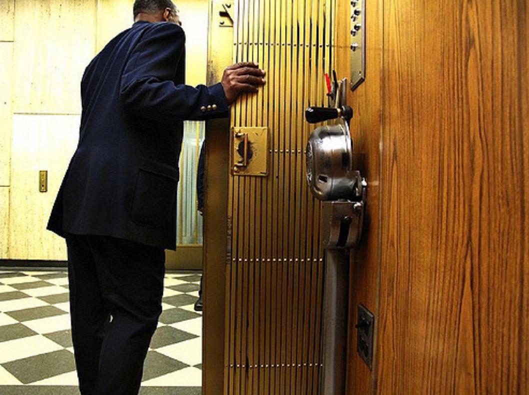 Jeremiah's Vanishing New York Bricken Arcade Elevators & Operators