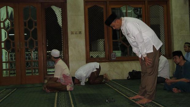 Niat Shalat Fajar Sesuai Sunnah Rasulullah dan Apa Saja Surat yang Harus Dibaca Niat Shalat Fajar Sesuai Sunnah Rasulullah dan Apa Saja Surat yang Harus Dibaca