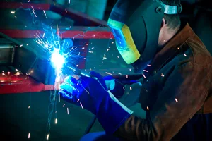 Welders Jobs Vacancies for Leading Bus Manufacturing Company | 8th to 12th Pass & Fail Apply