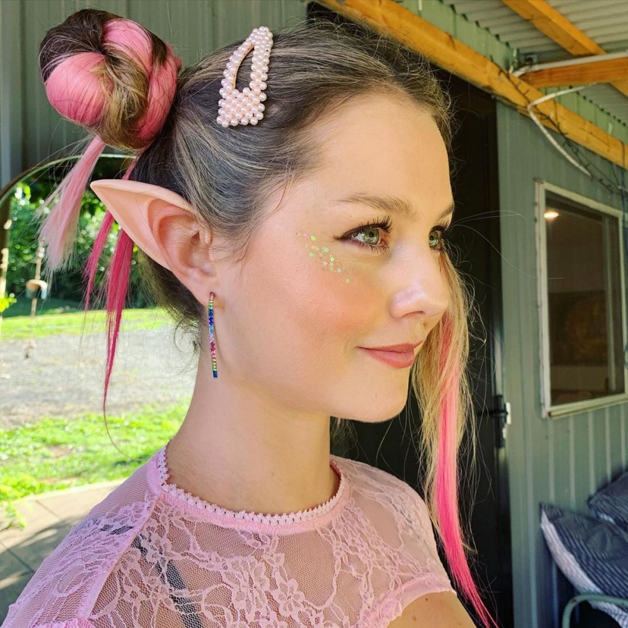 Isabelle Cornish Social Media Clicks 6 Aug -2020