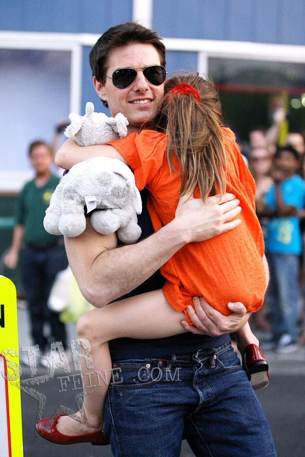 Starfeine Tom Cruise Reunites With Suri in NYC!