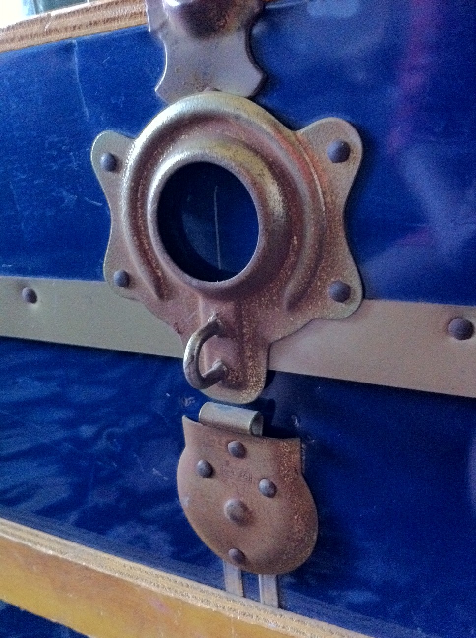 Lady Jane's Treasure Trove *SOLD* Vintage blue Union Trunk & Luggage