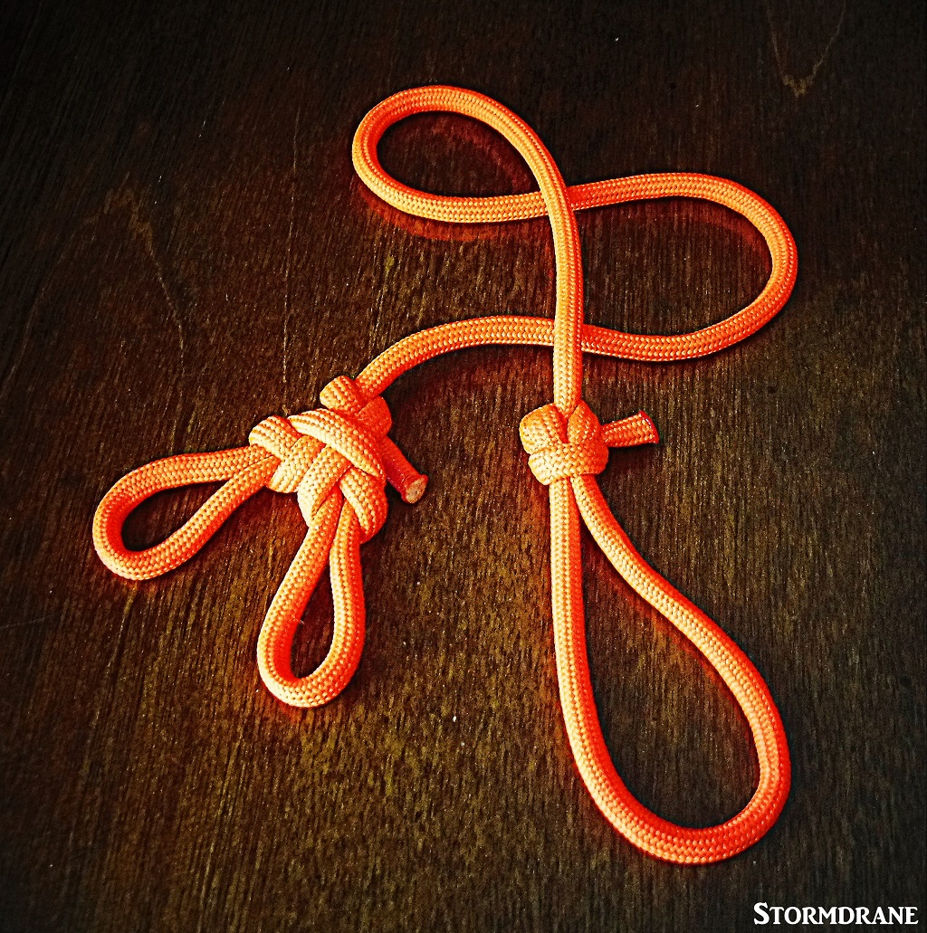 Stormdrane's Blog A simple paracord lanyard with a couple of knots...