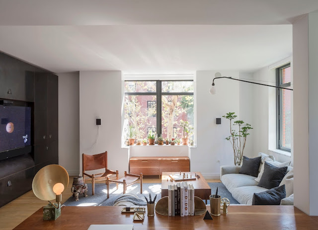 7 trucchi per nascondere la tv in salotto