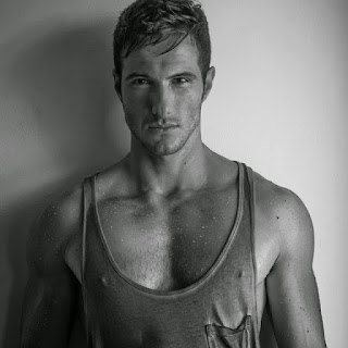 Hunksinswimsuits: Reality TV Hunk in Speedos