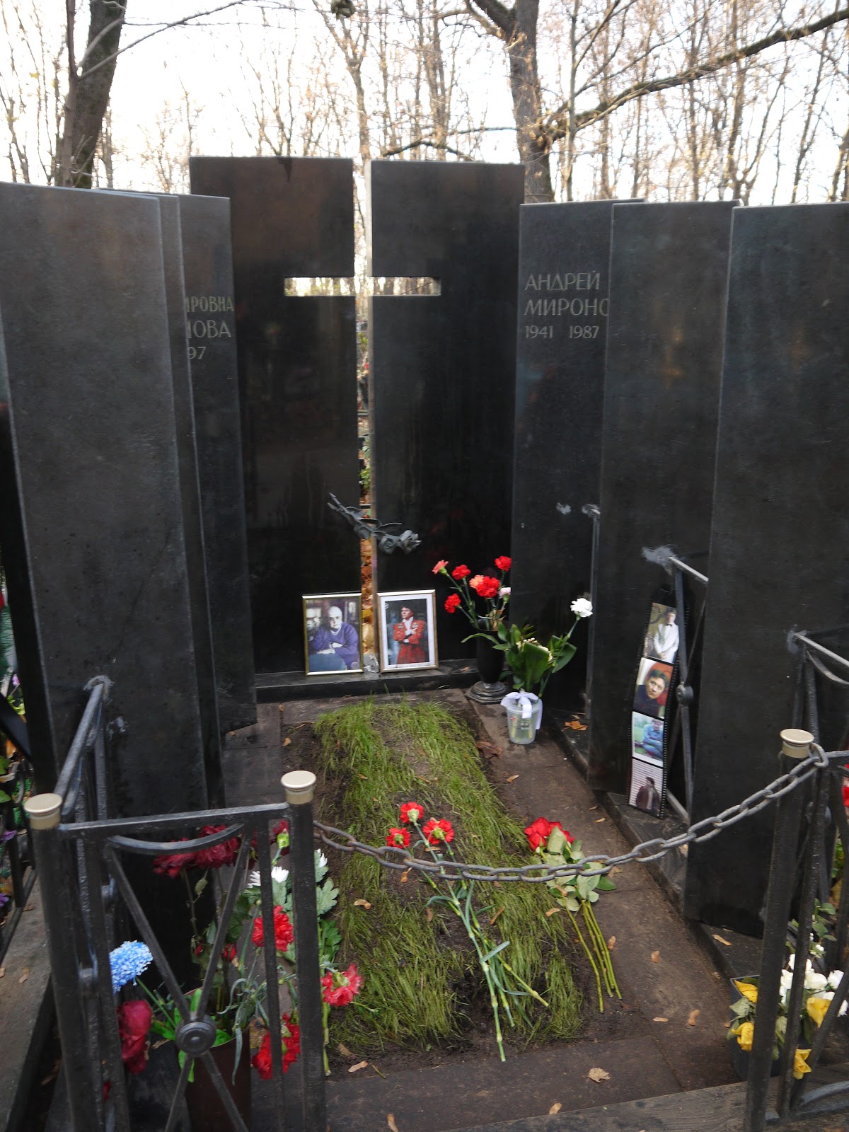 Могила Миронова Андрея Фото