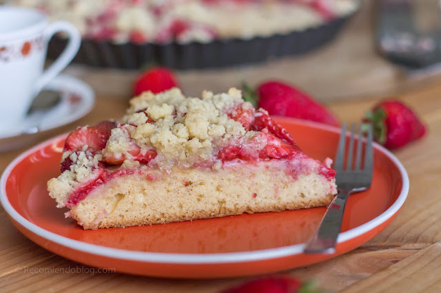 Kuchen de miga relleno de frutillas