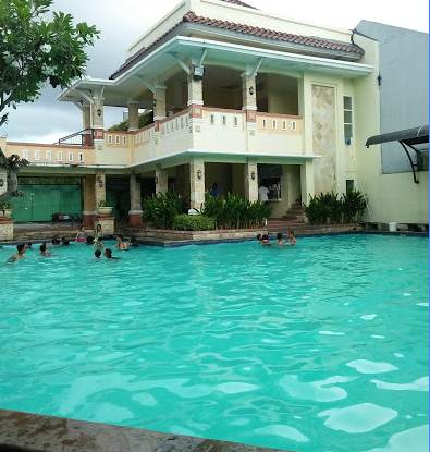 Kolam renang istana mentari sidoarjo