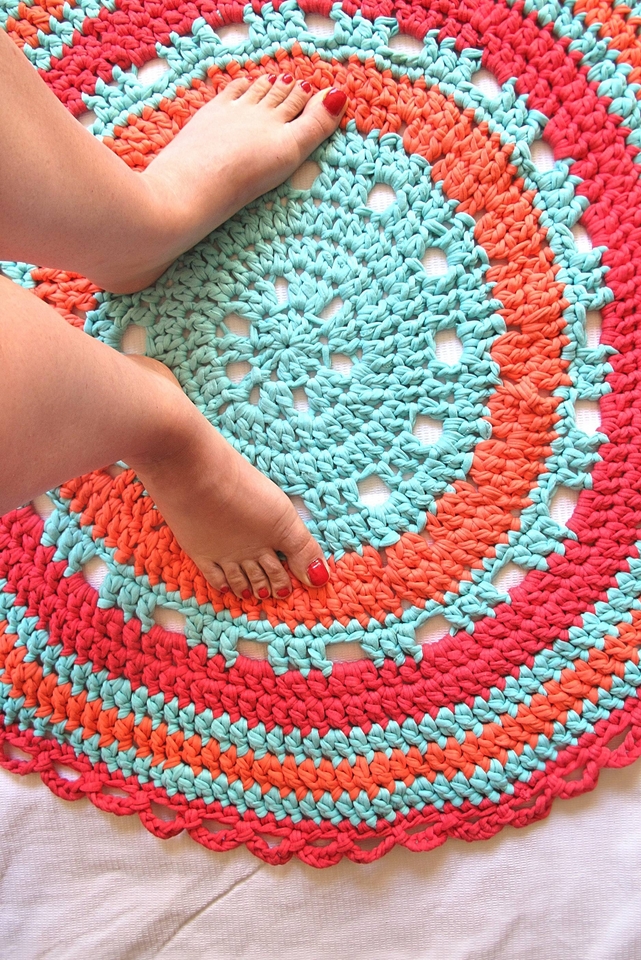 Bestrooi zege onbekend Moois van ' M(i)e': DIY gehaakte ronde mat/round crocheted rug