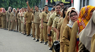 6 Alasan Banyak Orang Berlomba Mengikuti Tes CPNS 6 Alasan Banyak Orang Berlomba Mengikuti Tes CPNS