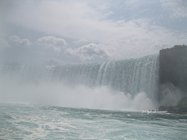 Niagara Falls photo by Sylvestermouse