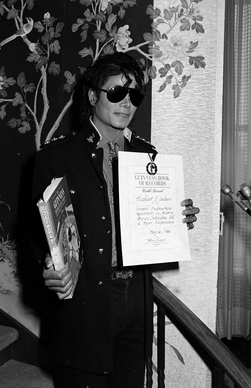 Michael Jackson Guinness Book Of World Records 1986