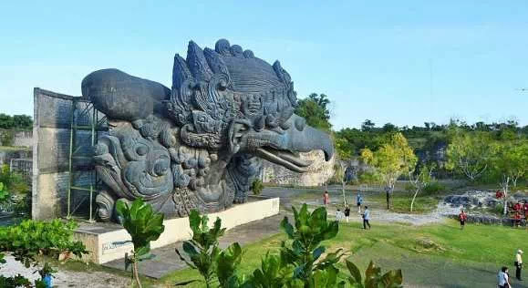 10 Tempat Wisata Favorit di Bali yang Menarik untuk Dikunjungi