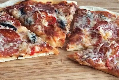 Pizza na cienkim spodzie