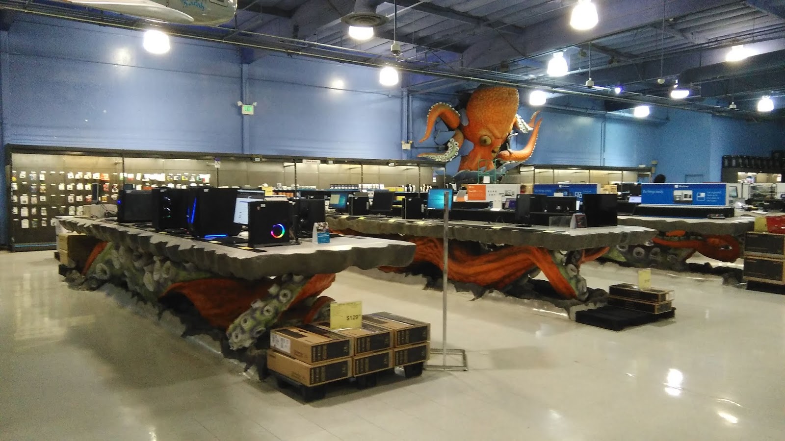 Tech Stuff Are Fry's electronics closing?