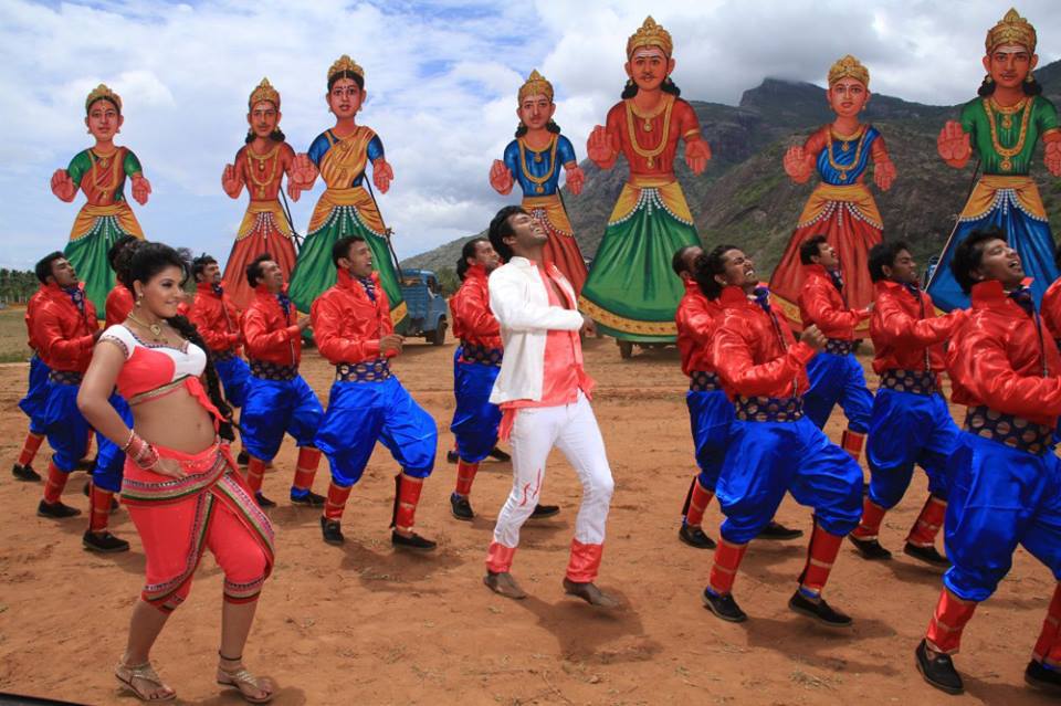 Anjali dance stills from Madha Gaja Raja, anjali sexy feet 