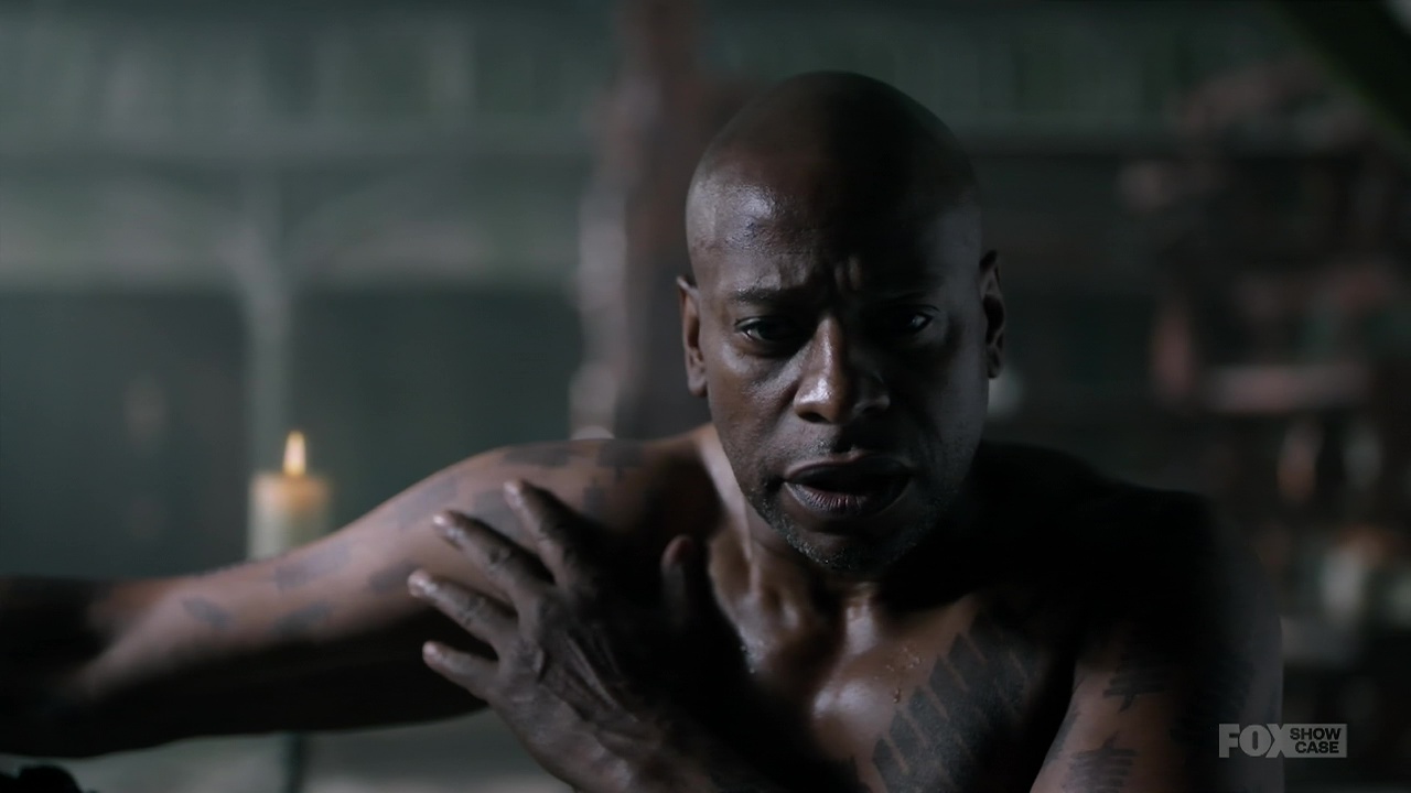 Films Et Séries Tv Avec Sherman Augustus ausCAPS: Sherman Augustus and Jordan Bolger shirtless in Into The
