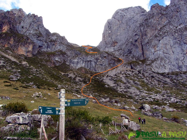 Vista de la Canal de Pedabejo desde el refugio en la majada