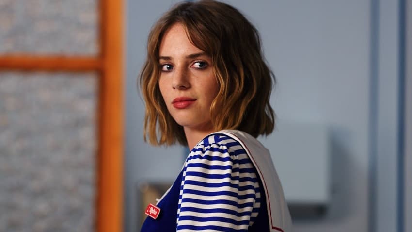 Майя Хоук сыграет в Strangers - фильме ужасов Netflix с «хичкоковской» атмосферой Майя Хоук сыграет в Strangers - фильме ужасов Netflix с «хичкоковской» атмосферой