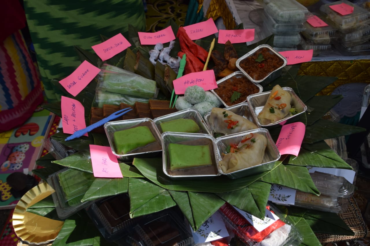 Aneka Jajanan Pasar Di Pamerkan Di Gebyar Umkm Suarakalbar Co Id Referensi Masyarakat Kalimantan Barat