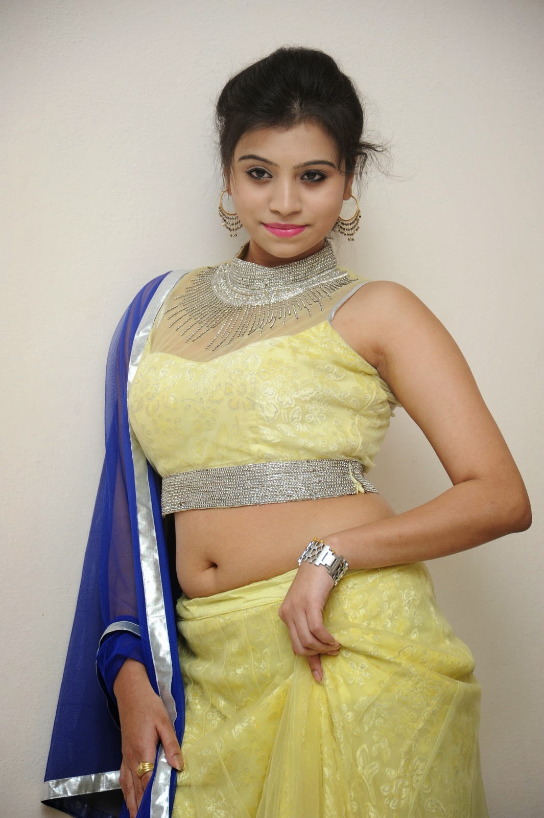 Priyanka_Gorgeous_Photos_in_lehenga%284%