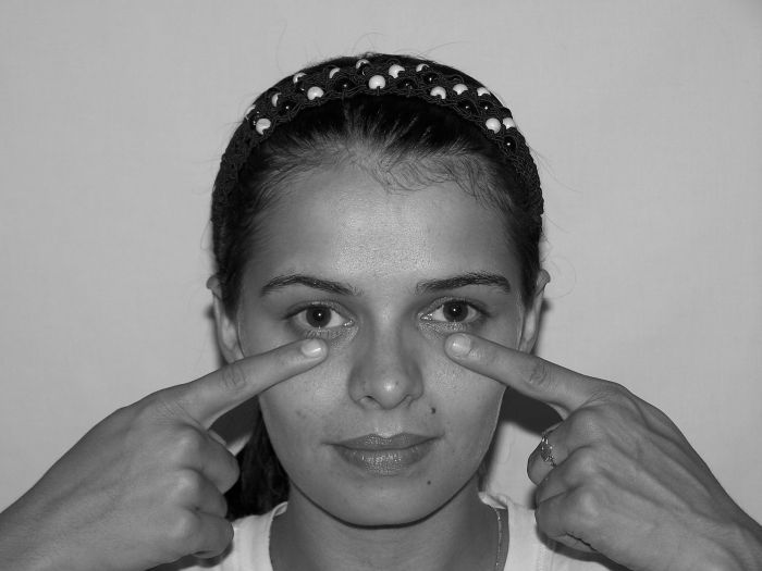 A Facial Exercise Toning Program That Results In Natural Facelifts No