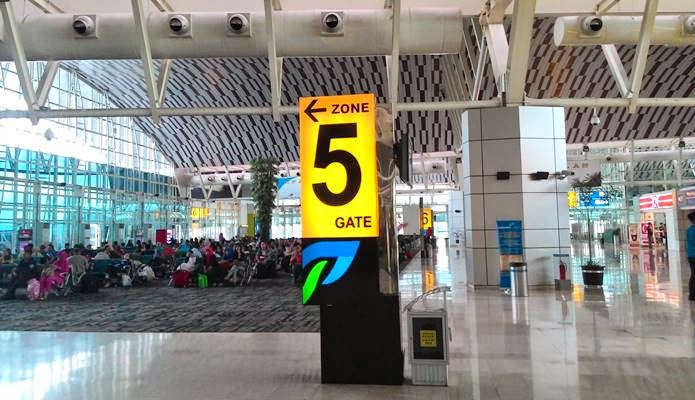 Ruang Tunggu Di Gate 5 Bandara Sultan Hasanuddin
