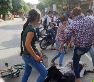 nữ sinh bị đánh hội đồng