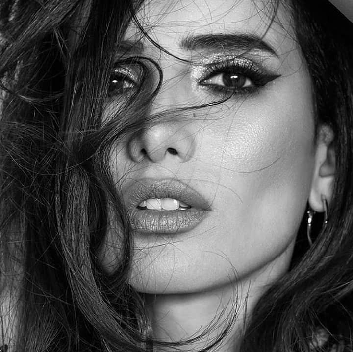 Hot Looks Of The Egyptian Star Zeina Reveal Her Femininity